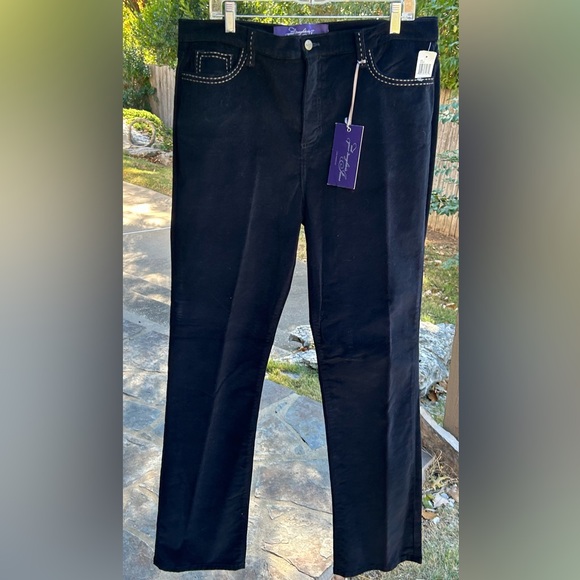 NYDJ Denim - NYDJ size 18. NWT. Black corduroy with stitching